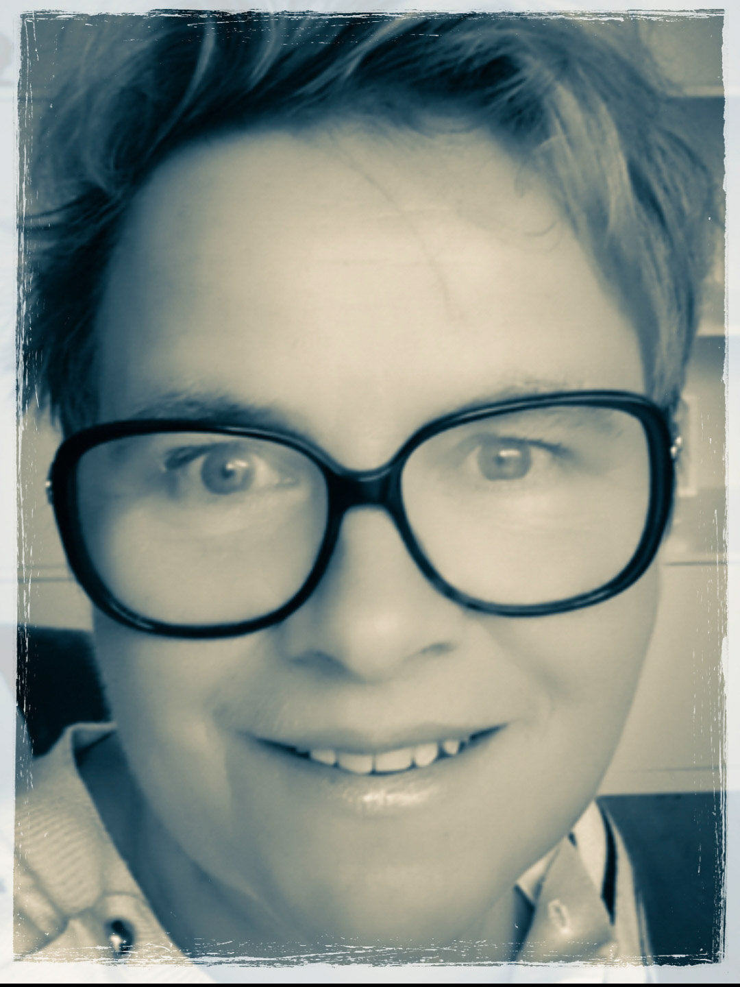 Portrait d'Odile DUFROS coach et hypnologue spécialisé dans l'intelligence émotionnelle